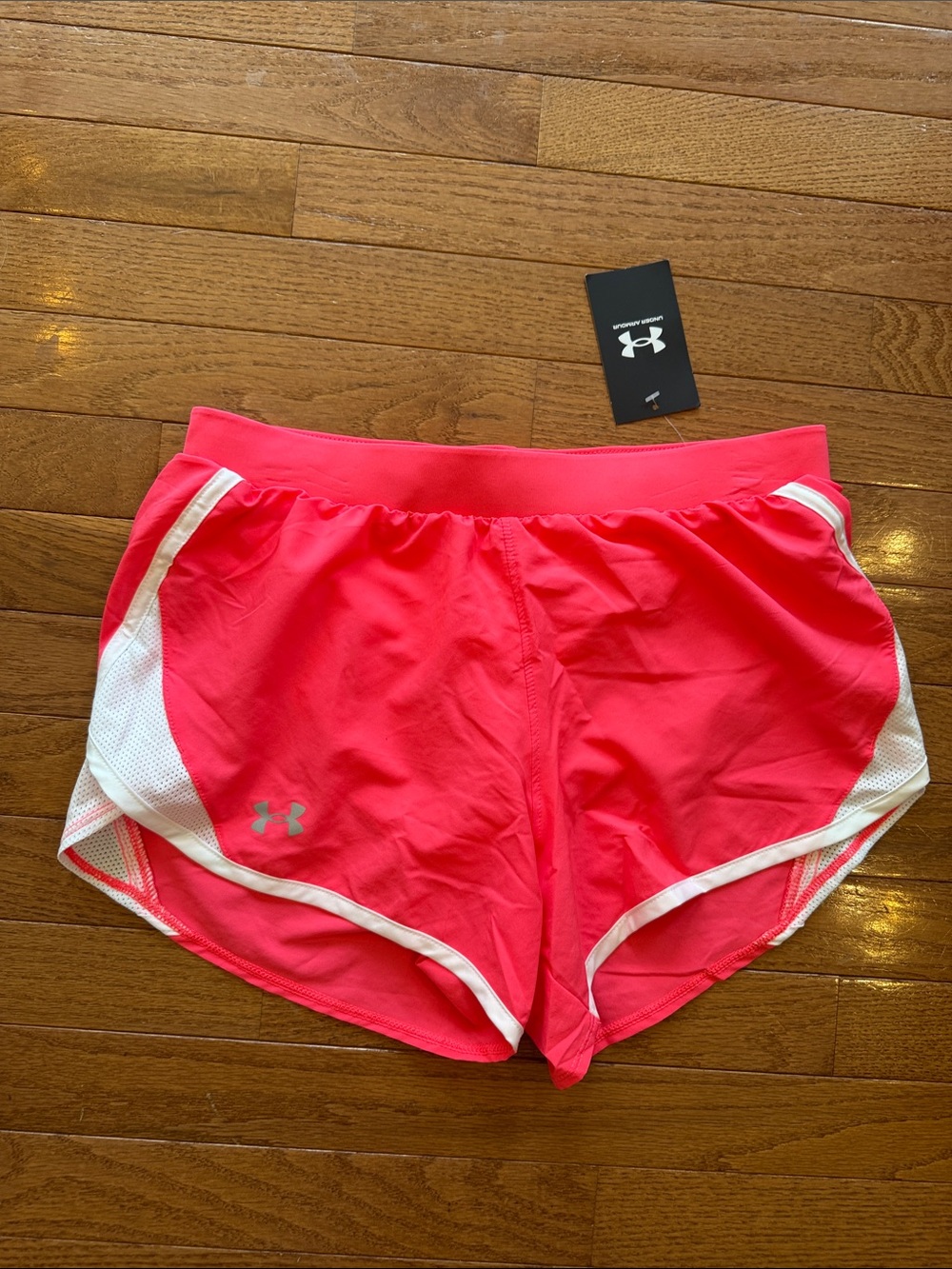 Under Armour 🏃‍♀️ 🩷 Heatgear loose Running Shorts lined 3” inseam new with tags!